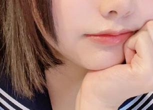 观看樱群的裸足，想问这双脚去过多少地方？