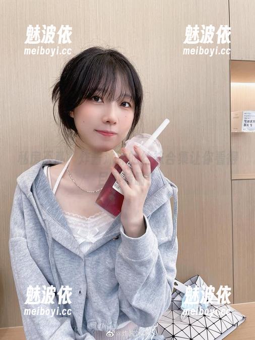 私房不私，炸酱沐沐的丝袜合集让你看得目不转睛！