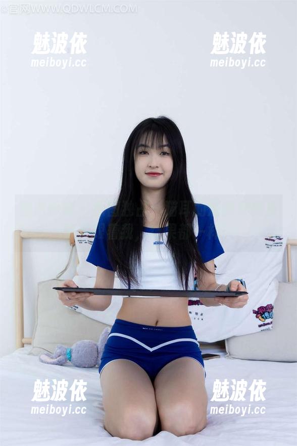 物恋传媒 - 原图独占：猫耳的清新穿搭资源，跟着我，结果都一样！