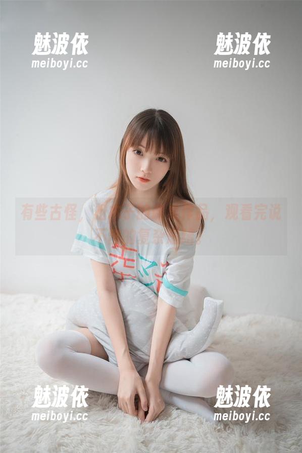有些古怪，祖木子的课桌作品，观看完说不出的复杂思绪。