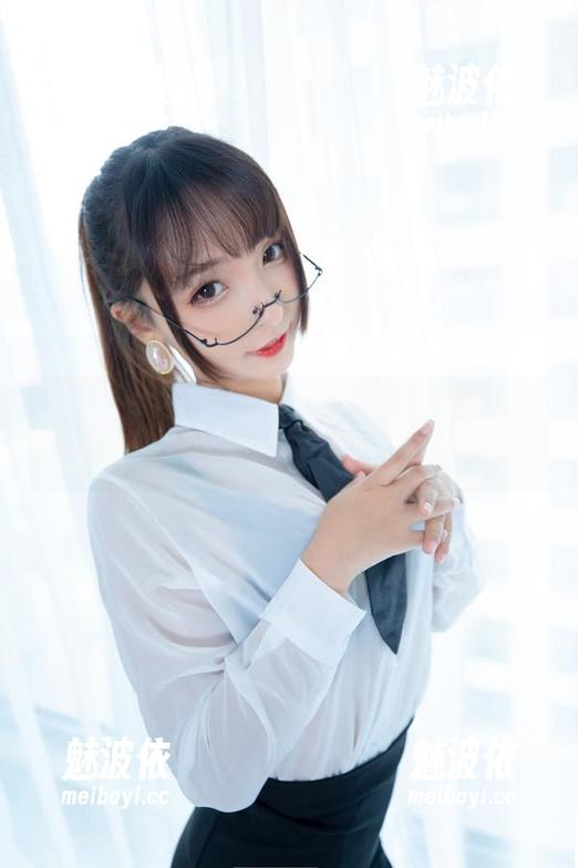 神乐坂真冬的女王合集，果然是女王没得说，自己完全沦陷在这身姿态中。