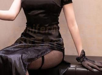 秀人网 – Jennifer小若的修女美图:这姿态,我这就要定个小本本记下来!