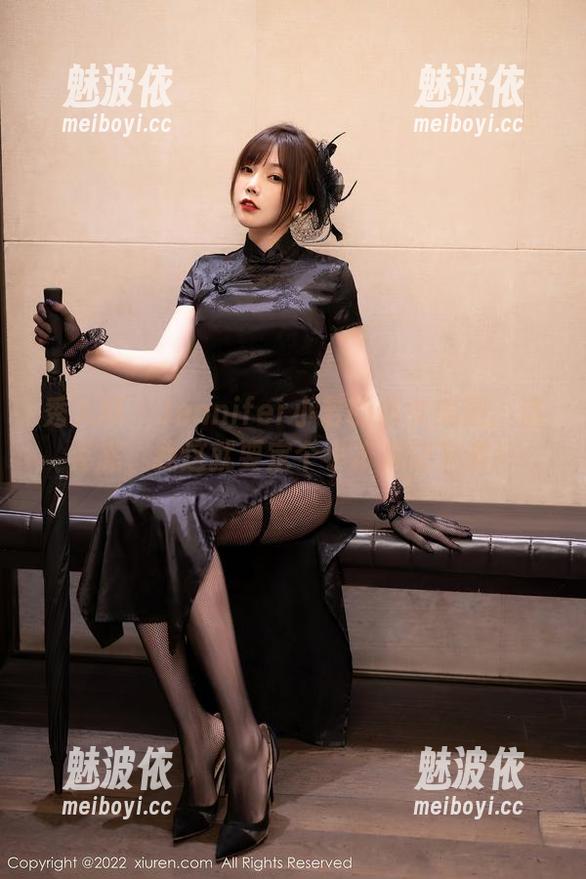 秀人网 - Jennifer小若的修女美图：这姿态，我这就要定个小本本记下来！