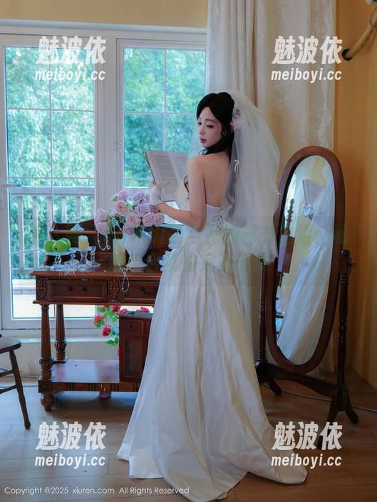秀人网 - Milk大萌与她的秘书生活：私拍与合集的完美碰撞