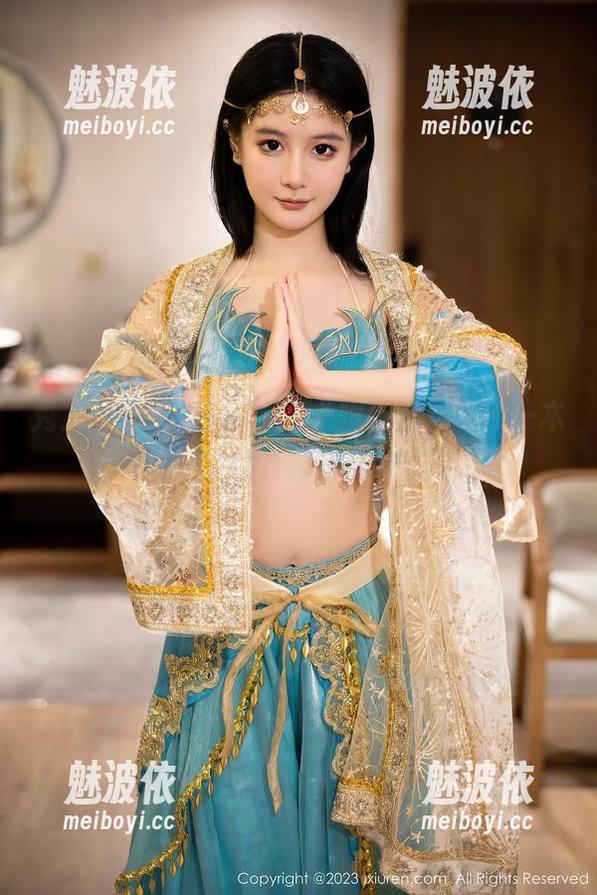 秀人网 - UU酱的海边“媚态”，随便一本正经，图片完全免费哦！
