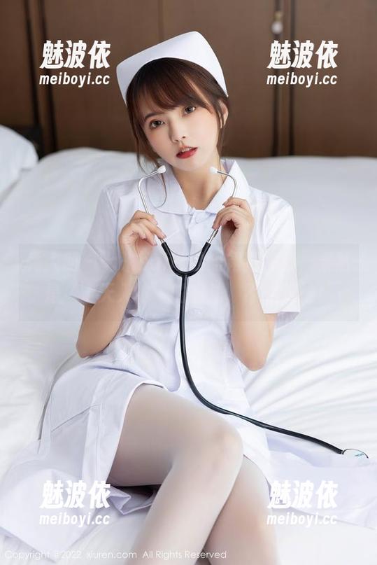 秀人网-七米baby 秀人网 - 七米baby的短裙新图集,果然是‘上天入地’的穿法,不愧是她!