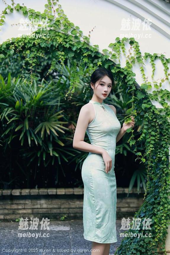 秀人网 - 高清分享：在子纯儿的粉色天地里，哎呀，突然想到……如果有个蓝色的转角会怎么样？