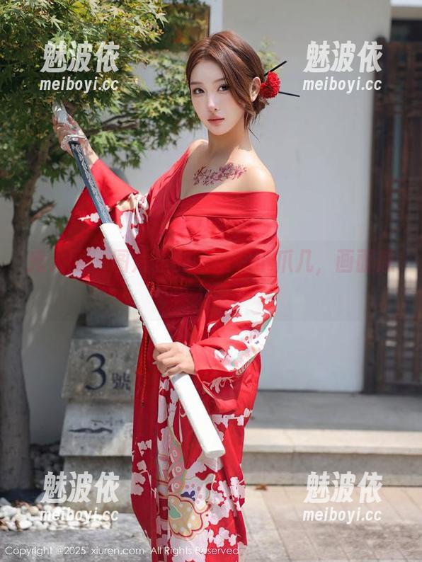 秀人网-小爪几 秀人网 - 图片里的蕾丝和小爪几,画面感真不错。