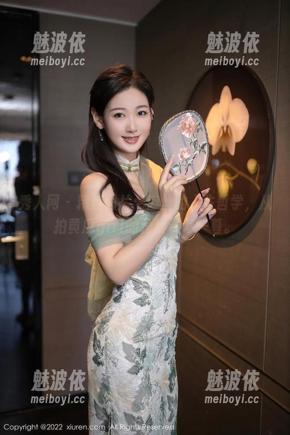 秀人网 - 精选图片：肉丝的人生哲学，从拍黄瓜girl的角度看每一幕。