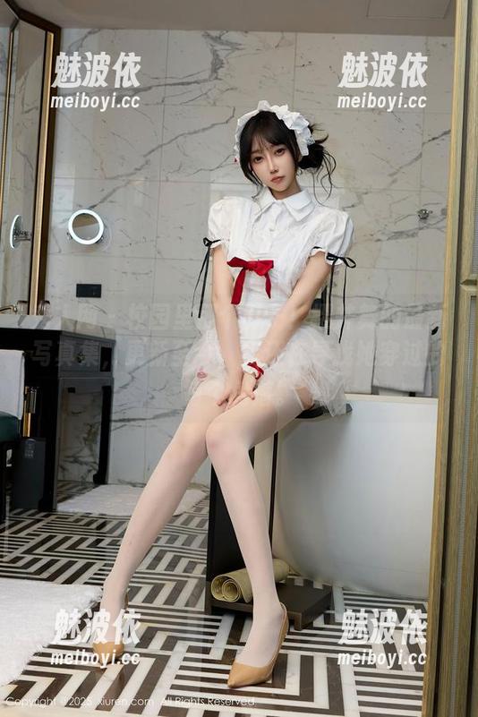 秀人网 - 校园里那个影子！樱井舞的最新写真集，更新至今，我还在寻找她穿过的每个角落。