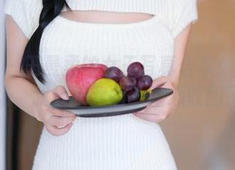 秀人网 – 王曼柔的女王写真合集:逆天的气场,我要把我的小内心收回了!