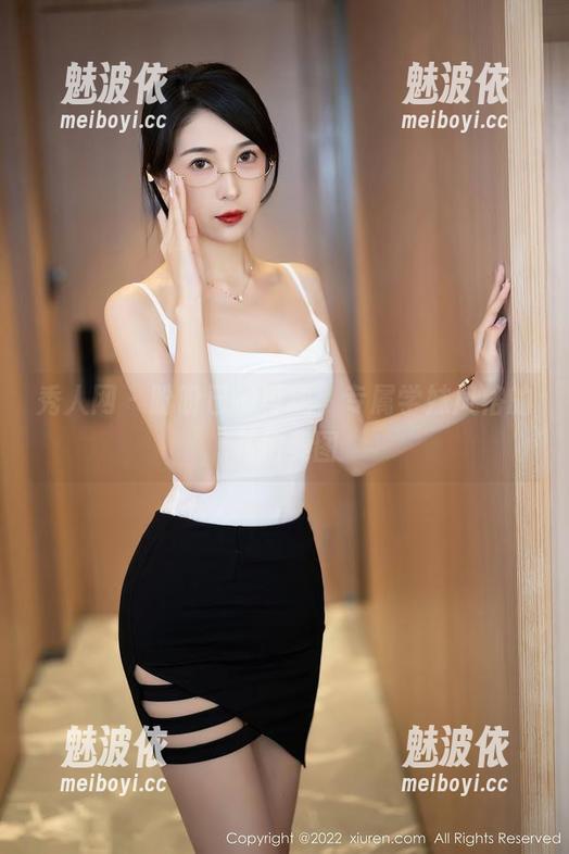 秀人网 - 盼盼已鸠再现，专属学妹风格的私拍美图