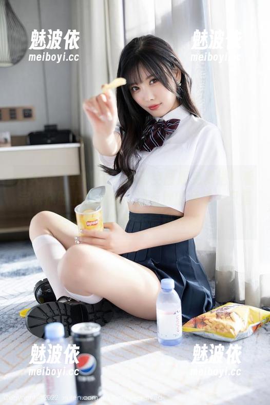 秀人网-黄婧GIGI 秀人网 - 黄婧GIGI的镂空图册免费送!看完保你脸上浮现出“没有别的意思,只是想夸你美”的饭圈粉丝感!