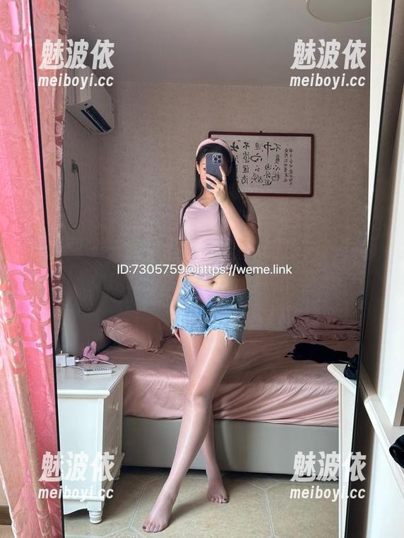 微密圈 - 一套定制，油亮袜的魔力，美邵女Baby的图片仿佛在低语