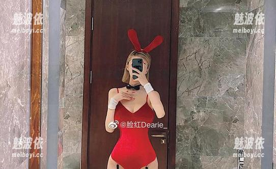 微密圈 - 脸红Dearie的套图：无圣光下面的玫瑰与蝴蝶其实有些不安分