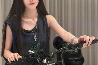 腐团儿Ikaros的蒂雅娘：当你看到这张写真时，脑海里能浮现出几多段子呀！