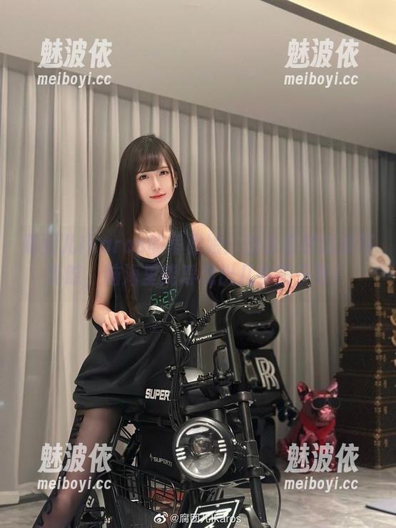 腐团儿Ikaros的蒂雅娘：当你看到这张写真时，脑海里能浮现出几多段子呀！