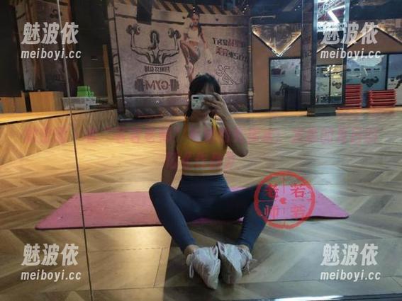 微密圈 - 看“若若老师”与她的死库水：发疯的夏日回忆《作品》