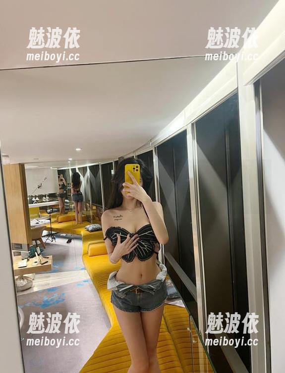 微密圈 - 图包大冒险：葛征职业装，而我只想默默抚摸