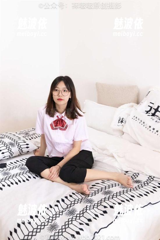 袜啵啵 - 瑶瑶全套体操服下，那是一种不自觉的追光感？