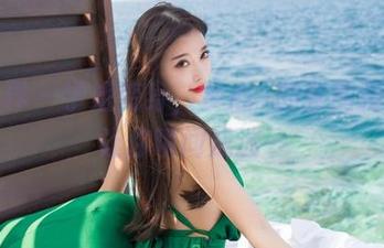 语画界 – 学姐变身，梦心玥的套图精选，让你瞬间成迷…
