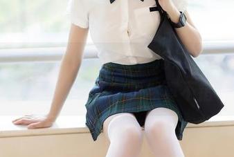 语画界 – 程开心又来了，海边套图分享“野生的女人”竟然真不错