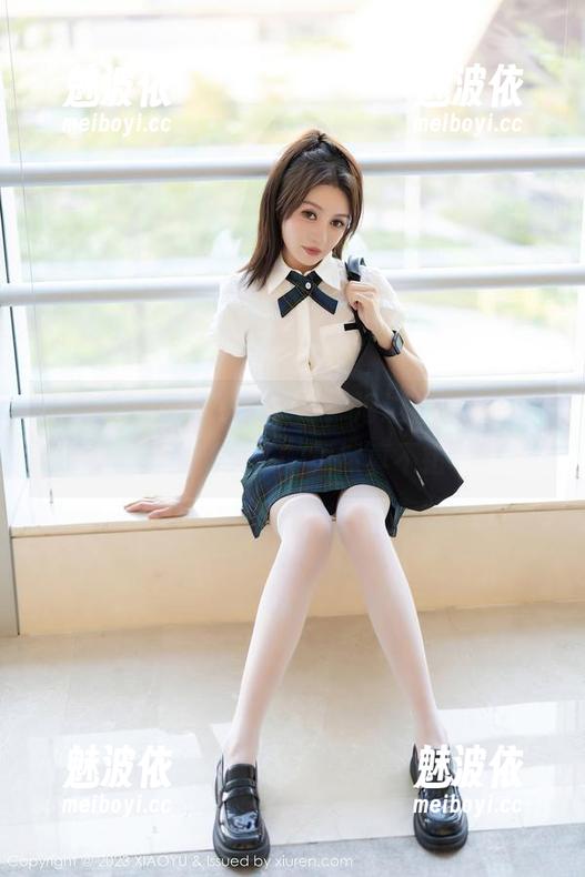 语画界 - 程开心又来了，海边套图分享“野生的女人”竟然真不错