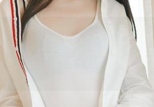 轰趴猫 – 下载温心怡的御姐写真，友谊的小船说翻就翻，咱们的下载也要多多利好呀！