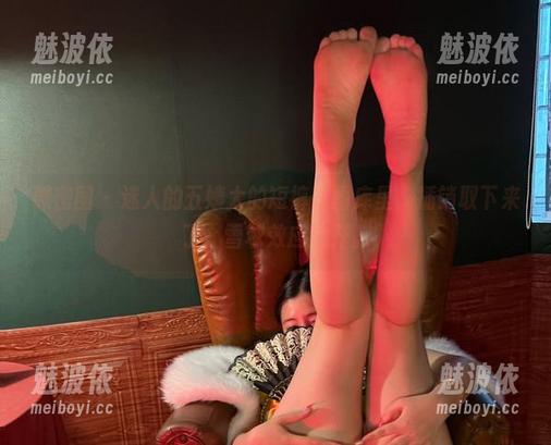 微密圈 - 迷人的五姨太的短裤在图库里，插销取下来了，雪球效应展开。