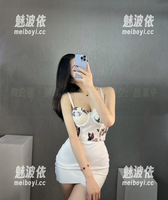 金希儿 微密圈 - 解读金希儿的黑色镂空:图集中隐藏的流行密码!