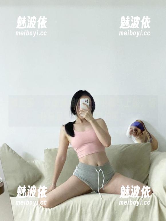 微密圈 - 铁锤姐姐在图包中霸气上线，福利看足球还不如自拍呢！