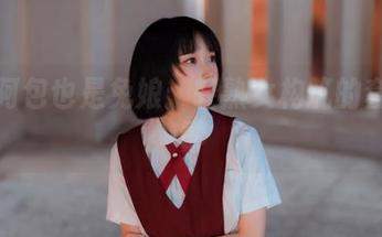 高清阿包也是兔娘：轻熟女构筑的套图迷雾