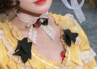 写真里的阿包也是兔娘，厨娘身份隐隐透出的温柔