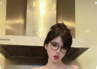 微密圈 – 阿色的“女神来袭”,这个名字真高调,下载后真能变女神吗?