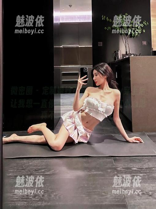 微密圈 - 定制婚纱？黎允熙baby穿上后让我想一直停留在这张图片上。这小心思真不错啊，羡慕死了。